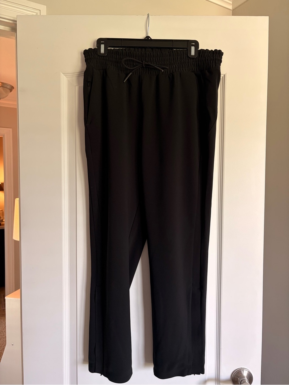 Athleta Metropolis Straight Leg Pants Black Size 6 Ankle Zip - Picture 4 of 6
